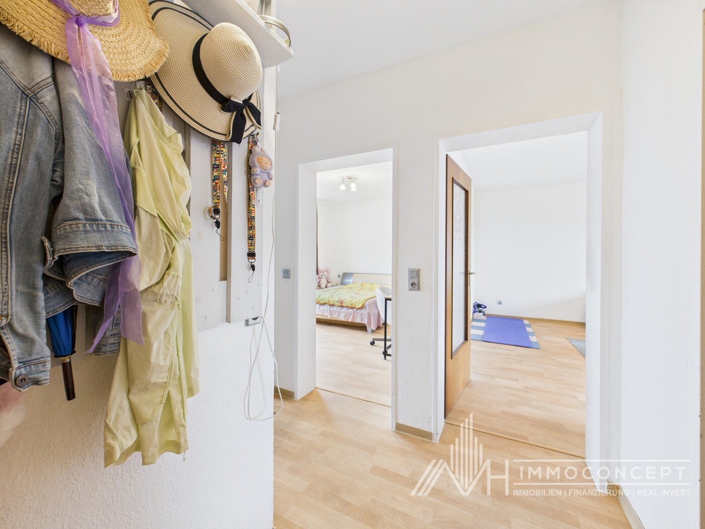 CAM04062G0-PR0043-STILL005