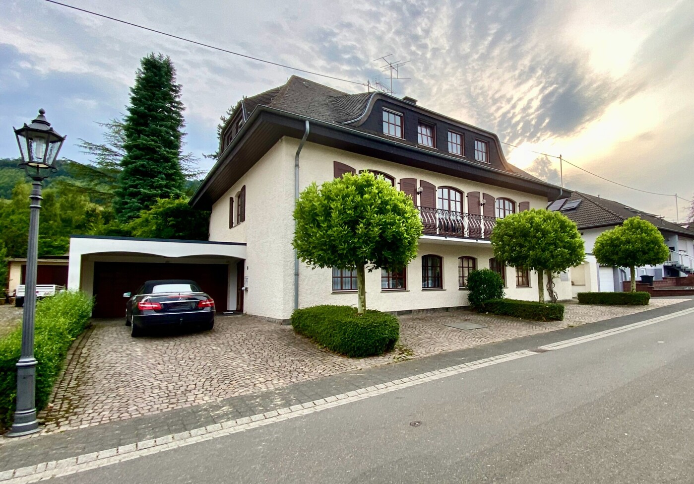Straßenansicht