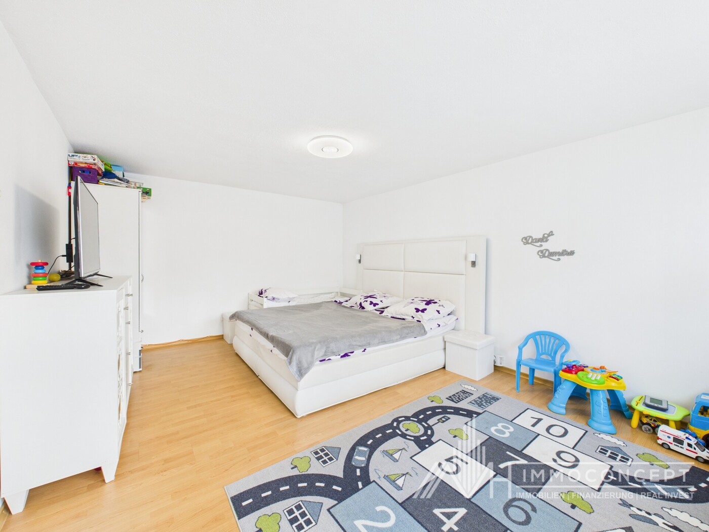 CAM04062G0-PR0045-STILL011