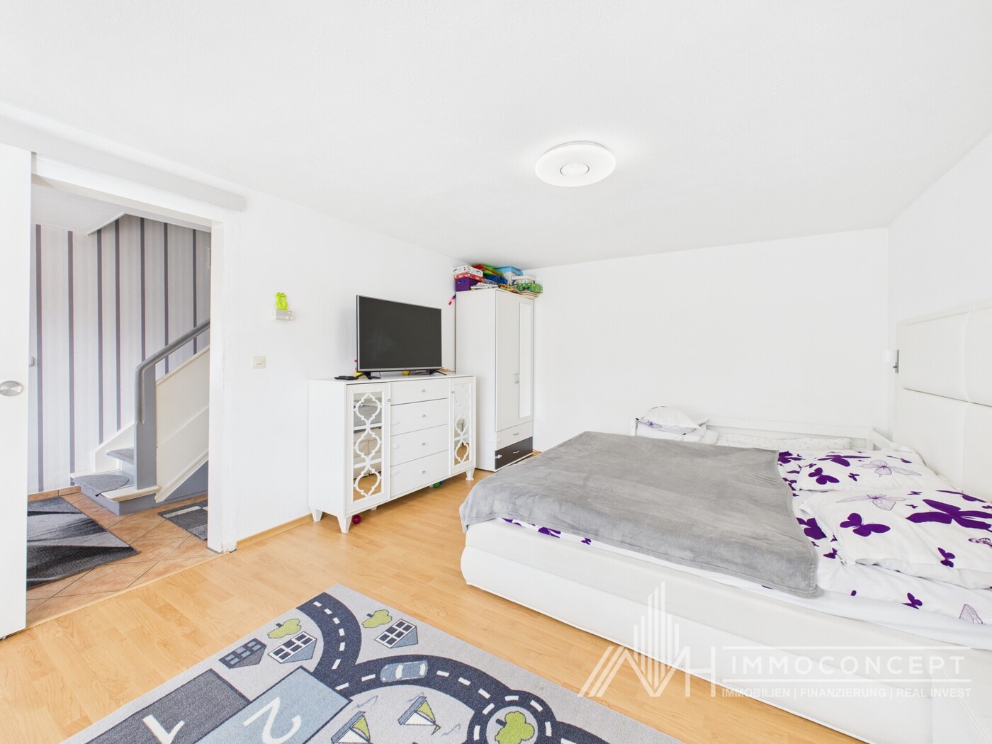 CAM04062G0-PR0045-STILL012