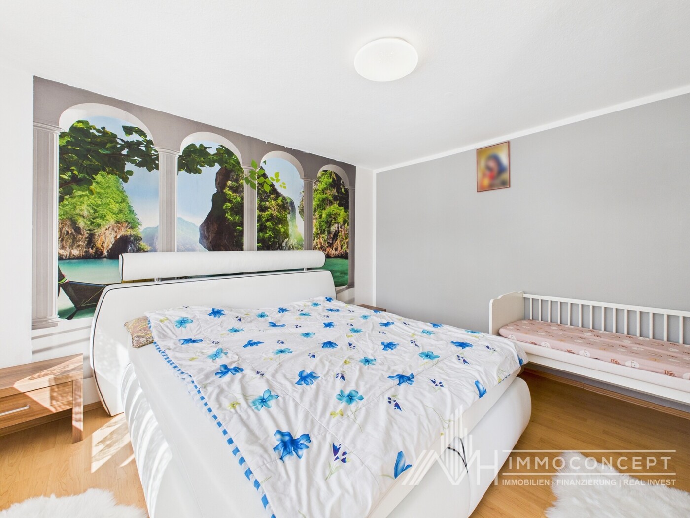 CAM04062G0-PR0045-STILL025