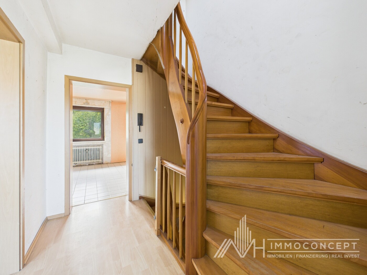 CAM04062G0-PR0046-STILL023