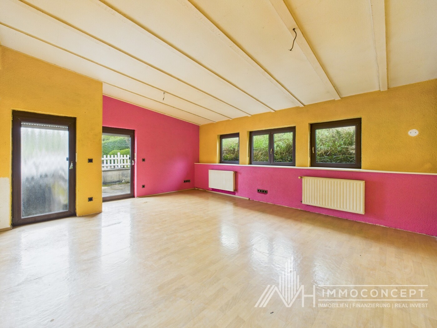 CAM04062G0-PR0046-STILL014