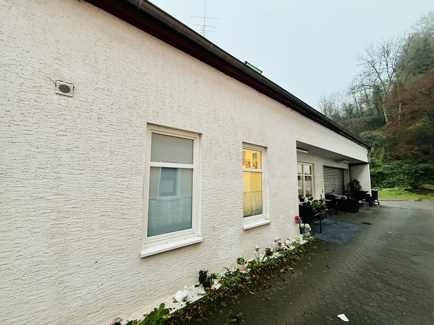 Außen links
