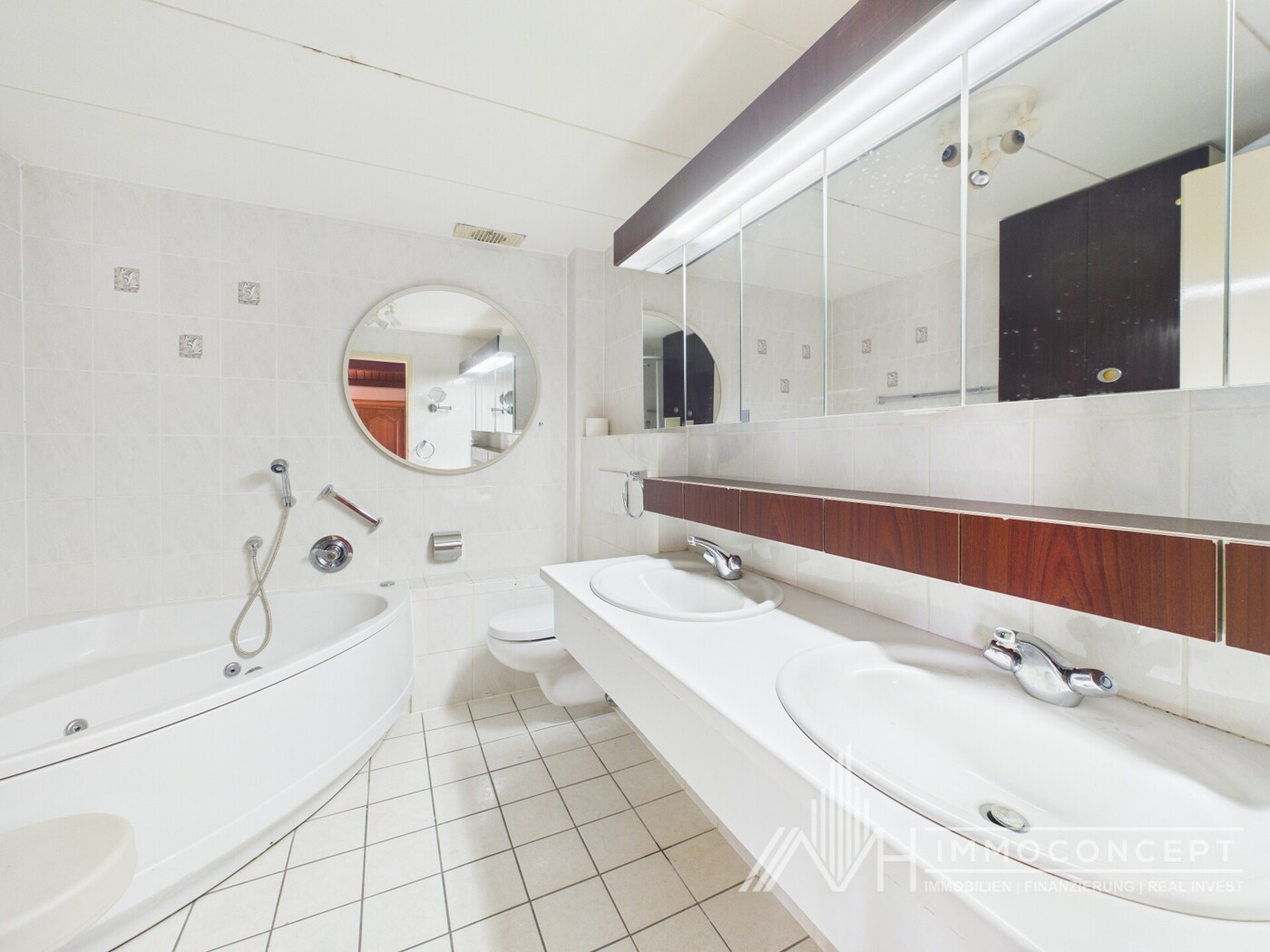 Haupthaus_Badezimmer_DG