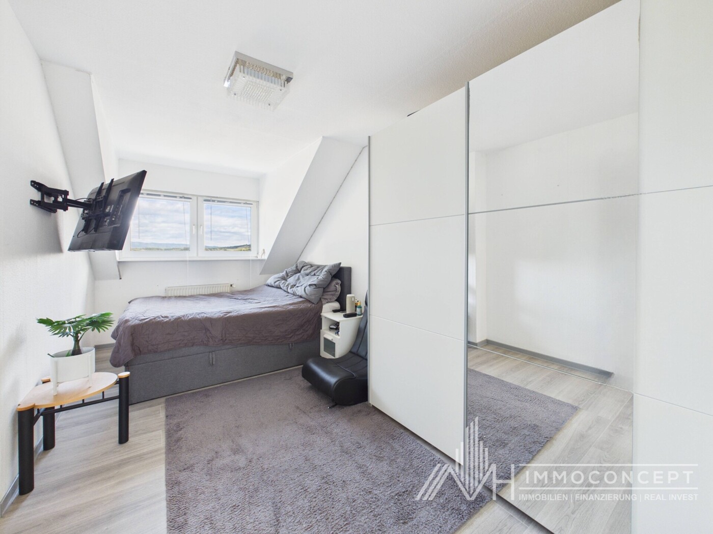 Schlafzimmer 5