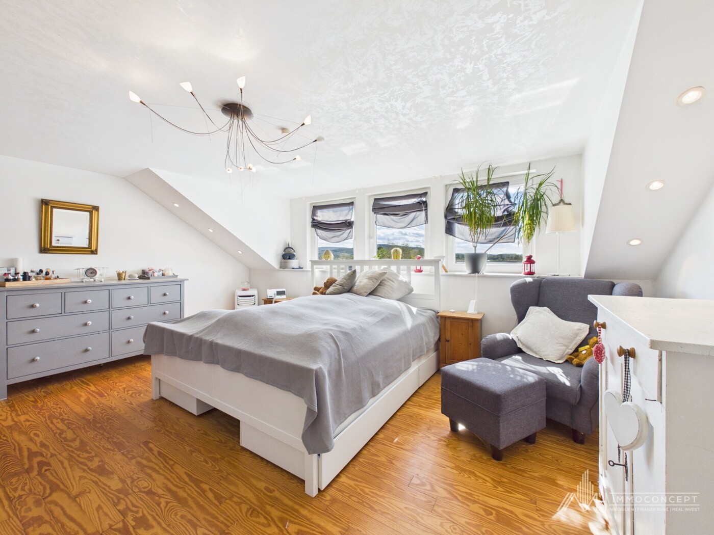 Schlafzimmer Bild 1