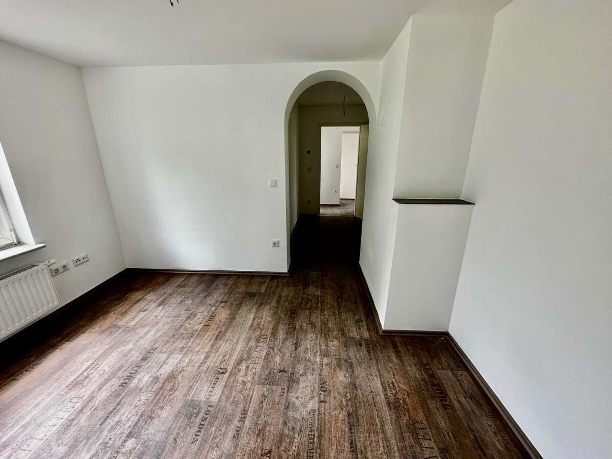 0d98b941-fcd6-45eb-bb16-75a...