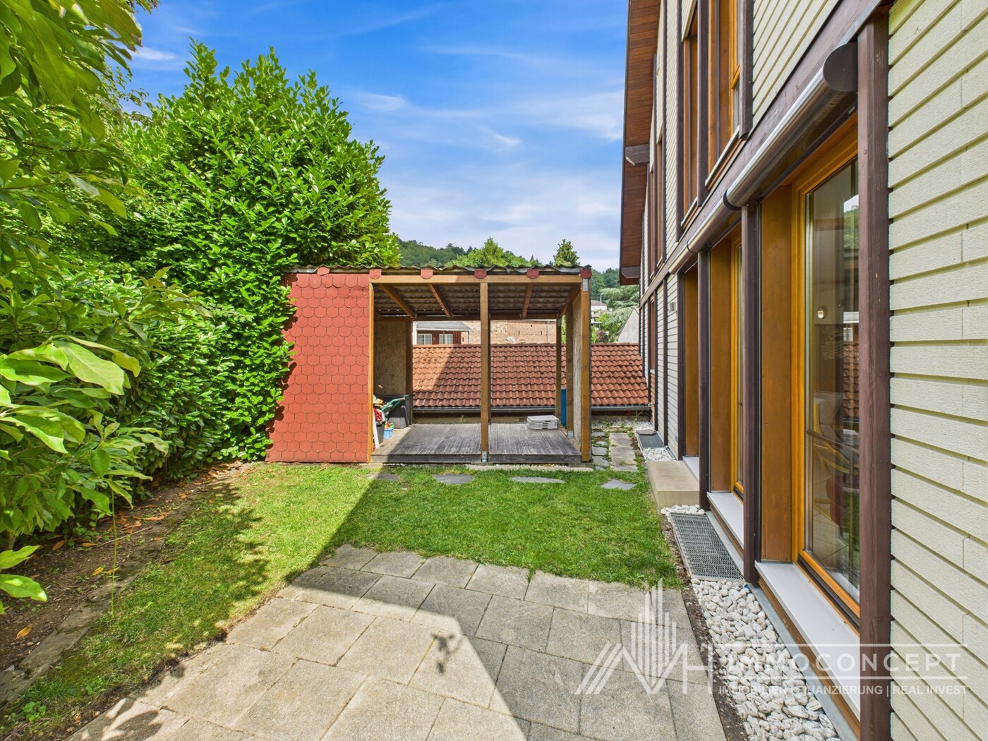 Terrasse links_Schuppen