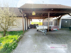 Carport und Garage