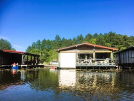 Bootshaus an der Wasserstraße