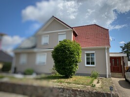 Haushälfte in ruhiger Lage