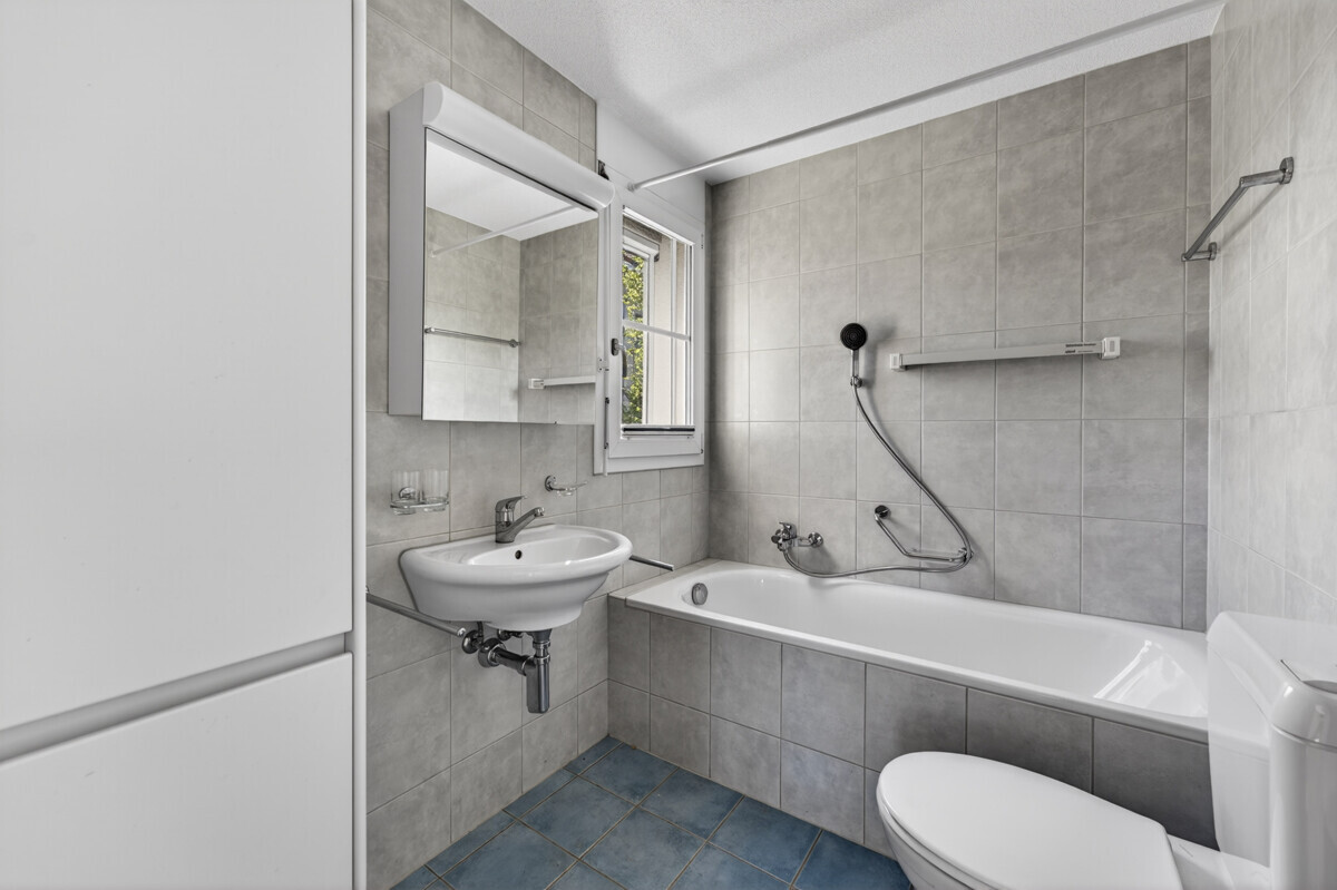 Bad mit Badewanne