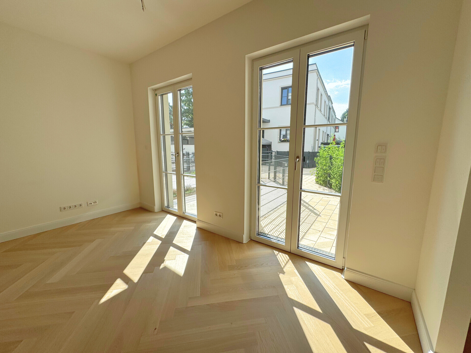 Fensterfront zur Terrasse