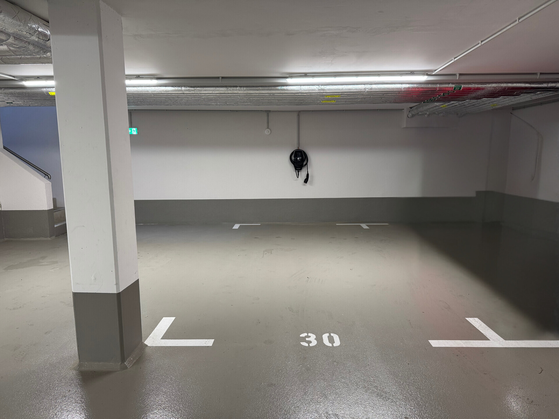 Stellplatz mit E-Ladesäule