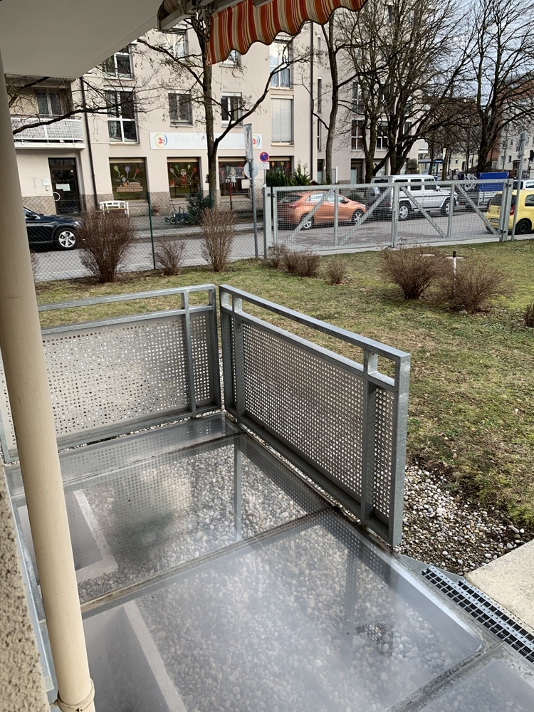 Balkon mit Gartenzutritt