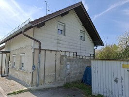 Außenansicht mit Grage