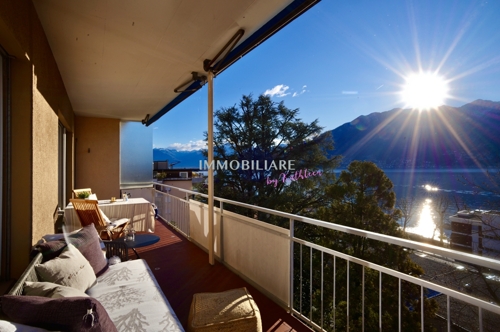 Terrasse mit Morgensonne