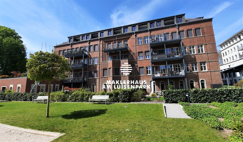 Sonnige Oststadtwohnung in exklusivem Stadthaus