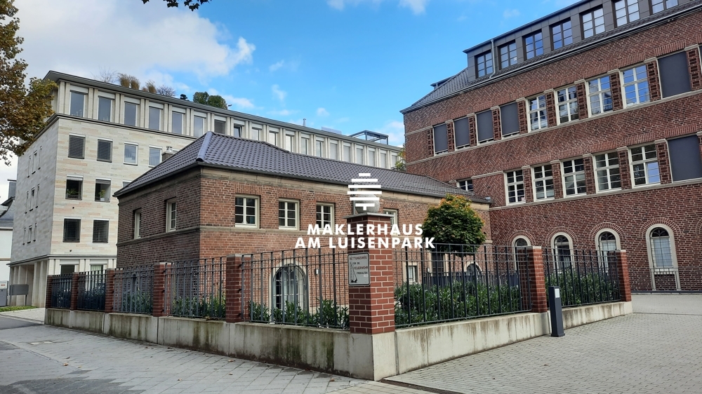 Moderne Oststadtwohnung mit Terrasse in exklusivem Stadthaus