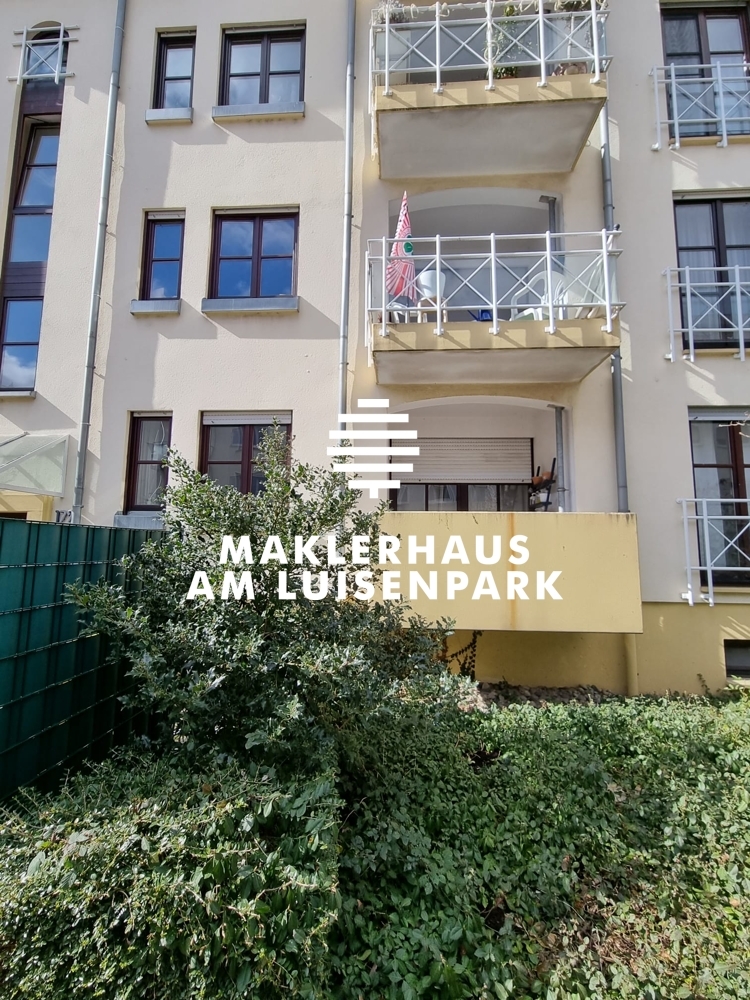 Attraktive Zweizimmerwohnung mit Loggia und TG-Stellplatz in schönem Wohngebiet in Handschuhsheim