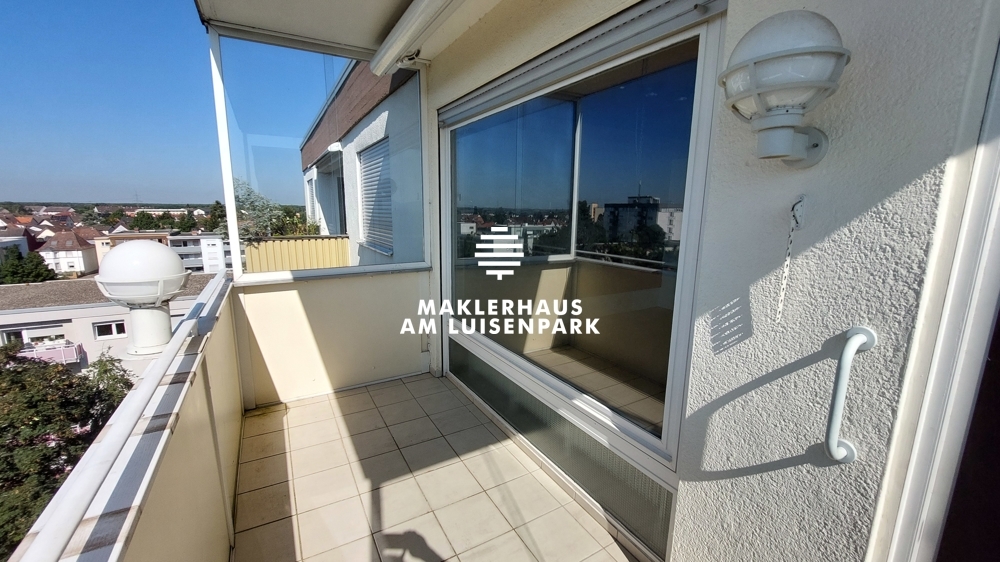 Großzügige 3-Zimmerwohnung mit Sonnenbalkon und traumhaften Ausblick - inklusive PKW-Stellplatz