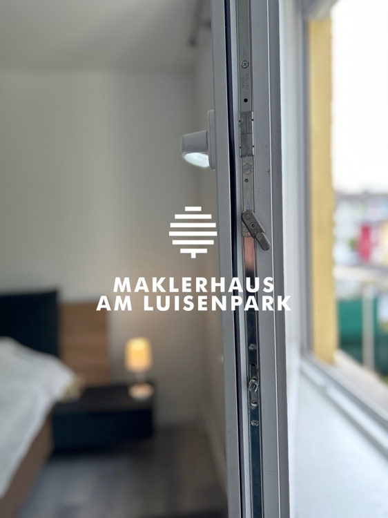 neue Fenster 3-fach verglast  1. und 2.OG