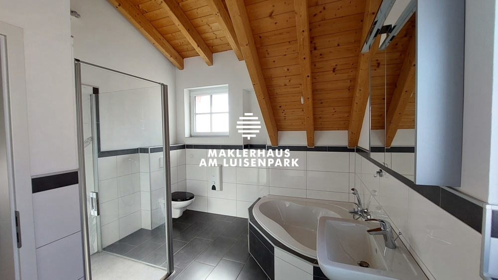 Badezimmer im OG