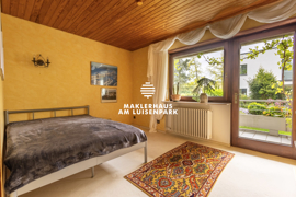 EG Zimmer mit Balkon