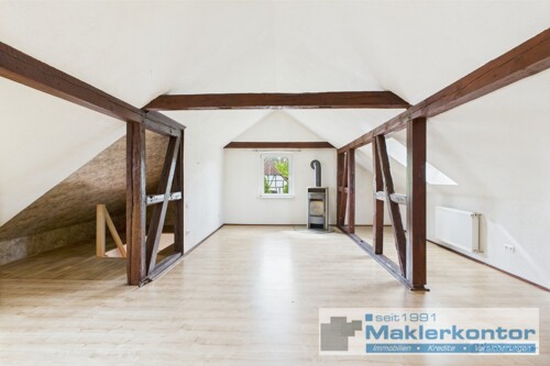 Dachgeschoss/Wohnbereich mit Kamin