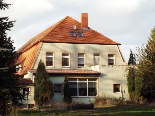 Gibel mit vorgesetztem Anbau.png