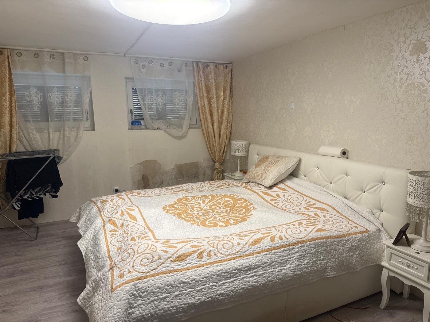 Schlafzimmer im KG