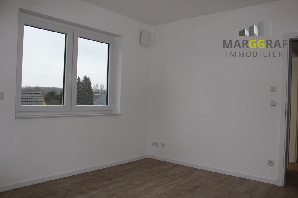 Neubau-Wohnung mit Süd-Balkon inkl. neuer Küchenzeile (auf Wunsch) und PKW-Stell ... - Foto 4