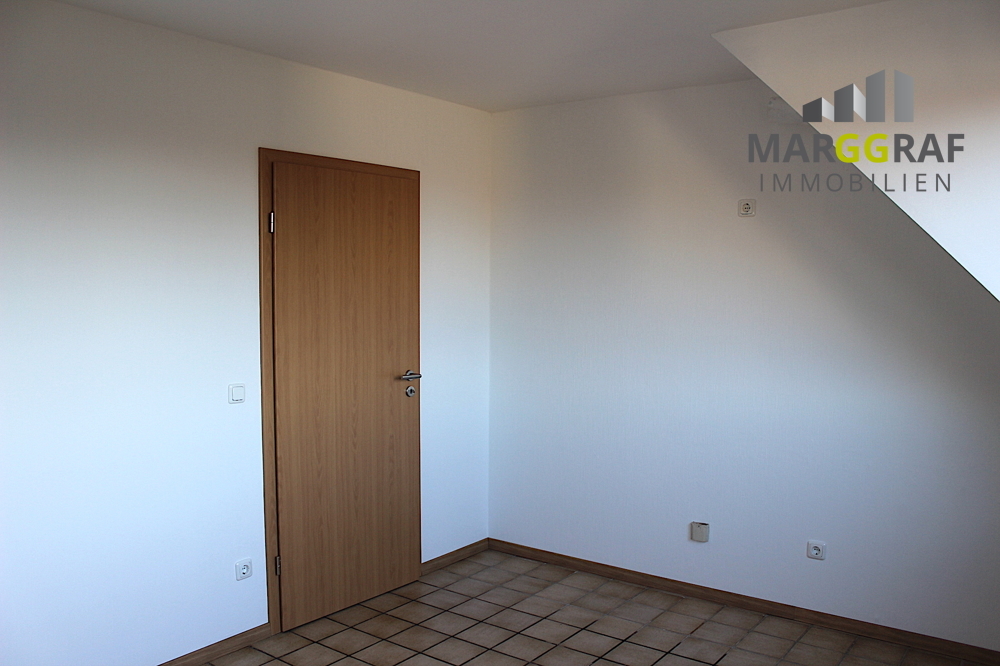 Komplett modernisierte helle Dachgeschosswohnung mit Balkon in guter, ruhiger Si ... - Photo 4