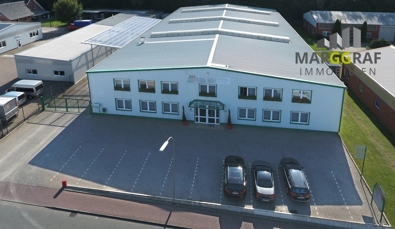 Lagerhalle mit Büros