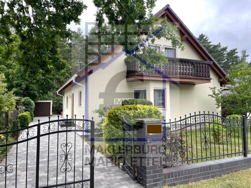 Haus Ansicht Front Einfahrt 