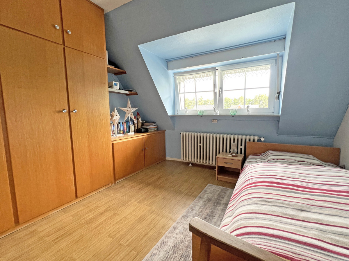 Schlafzimmer 1 DG