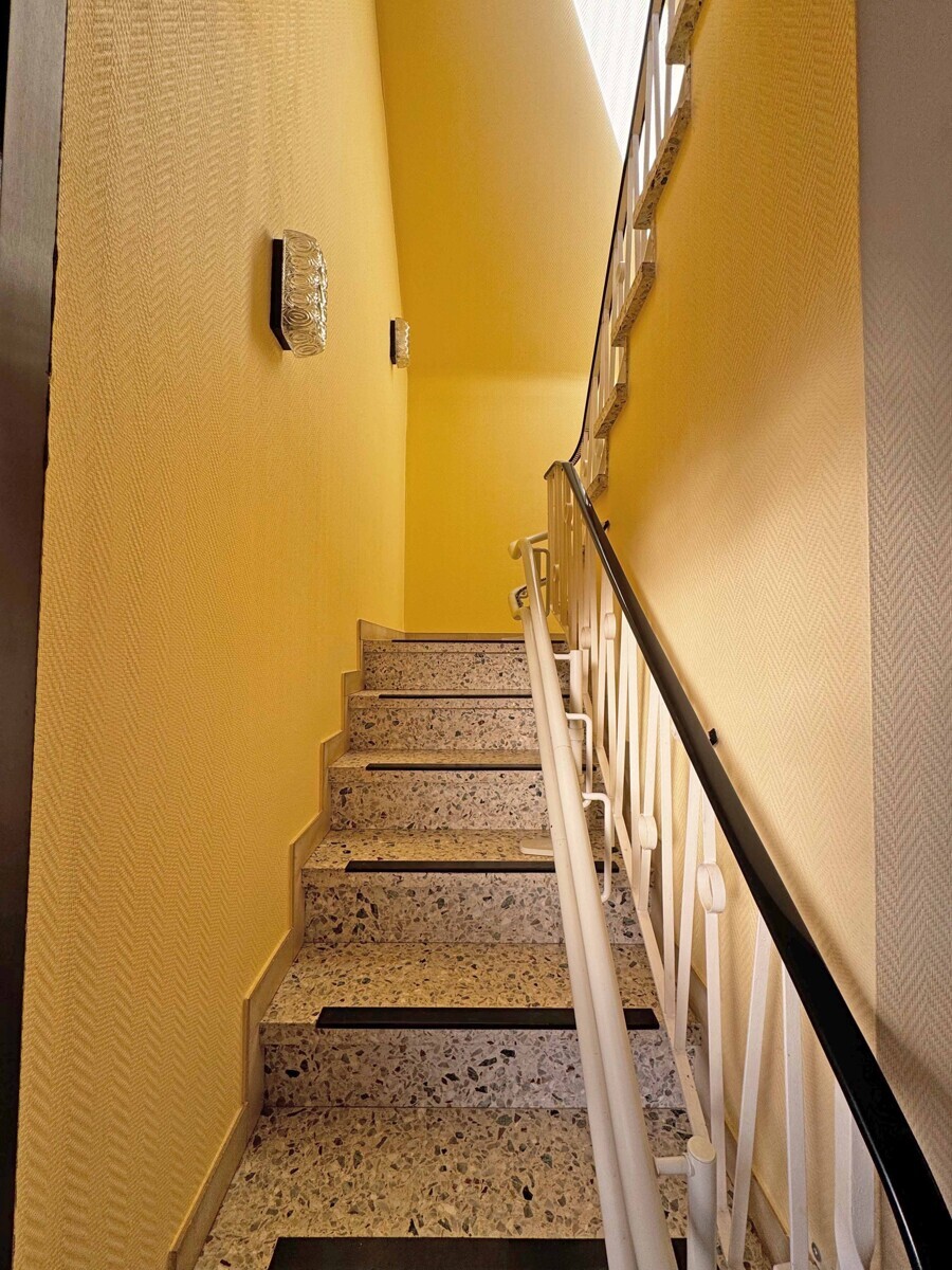 Treppenaufgang mit Treppenlift