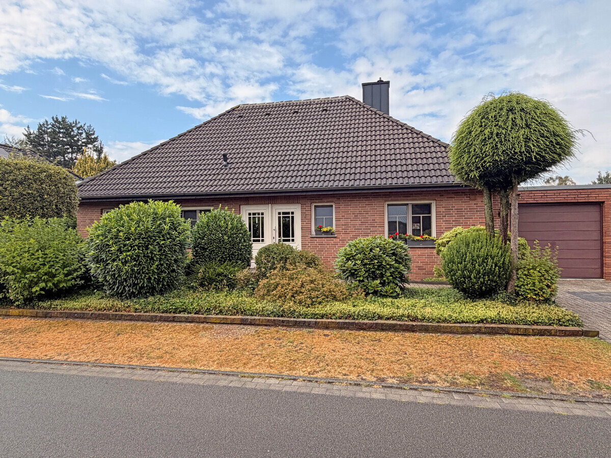 Straßenansicht