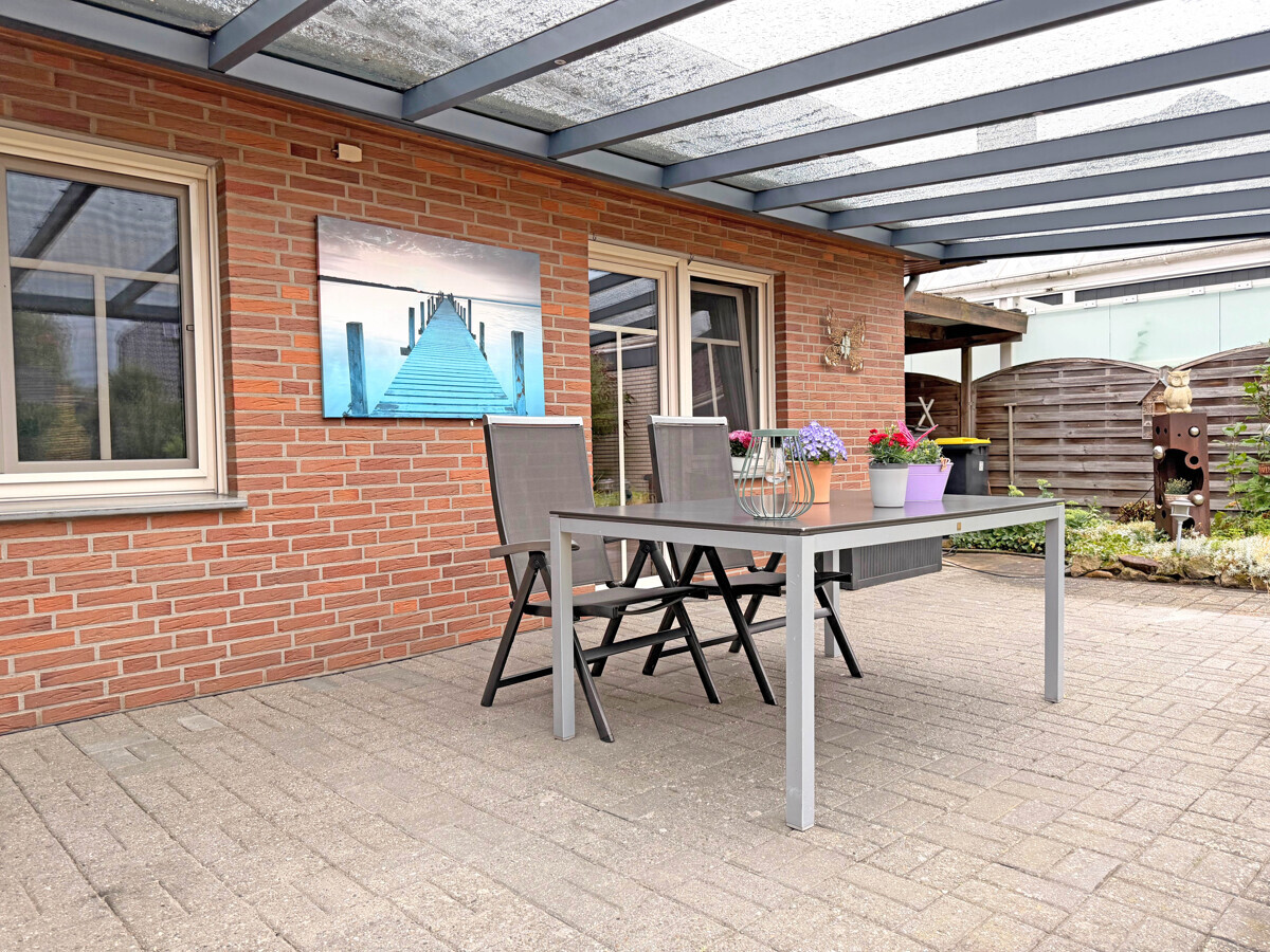 Terrasse mit Überdachung
