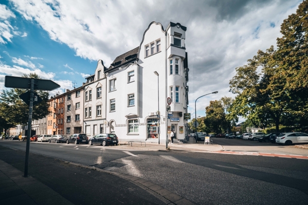 Außenansicht Wohn- und Geschäftshaus