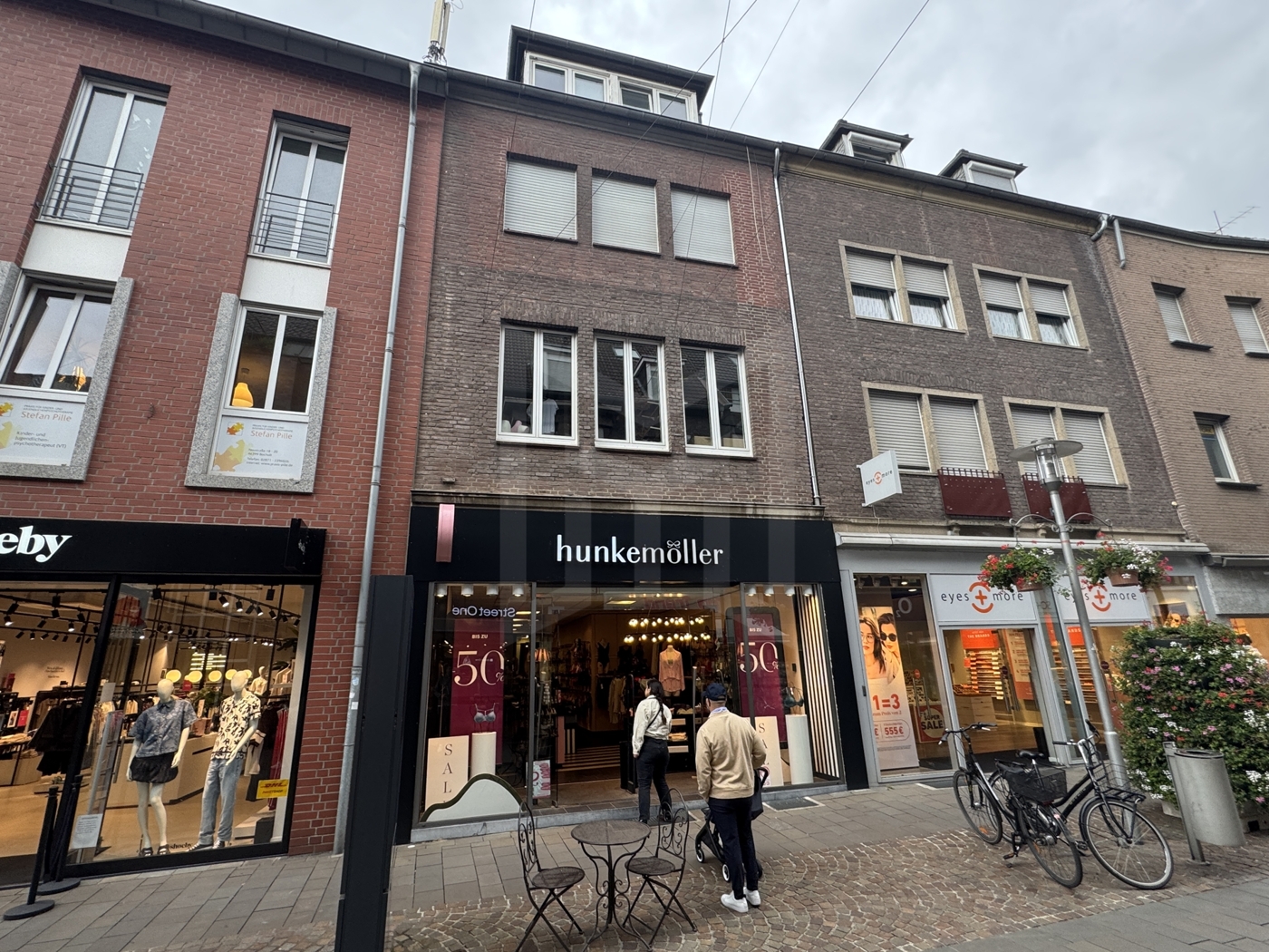 Außenansicht Wohn- und Geschäftshaus