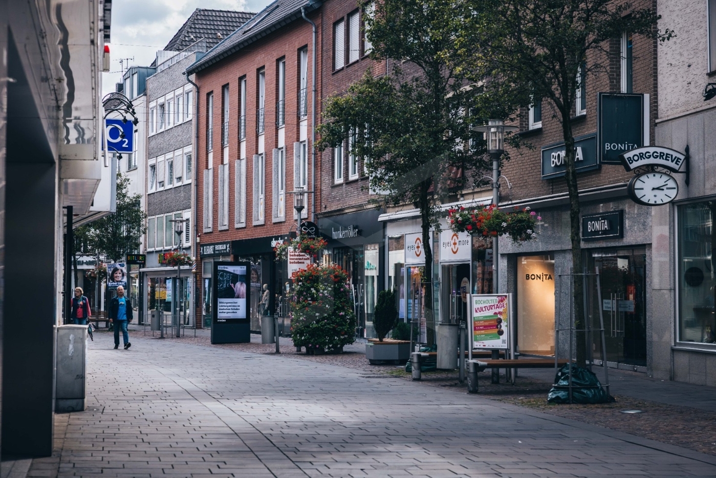 Außenansicht Wohn- und Geschäftshaus