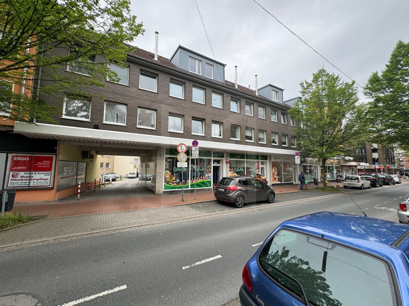 Außenansicht Wohn- und Geschäftshaus 