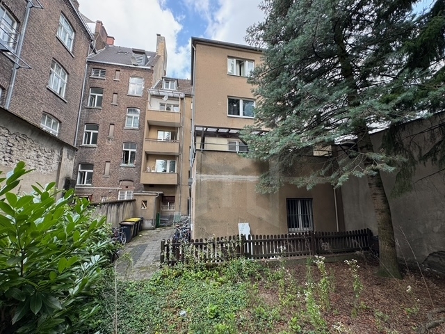 Außenansicht Rückseite Wohn- und Geschäftshaus Köln