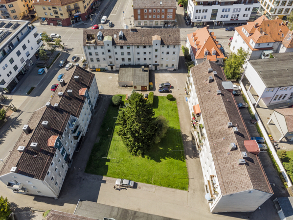 Alle Gebäude samt Innenhof