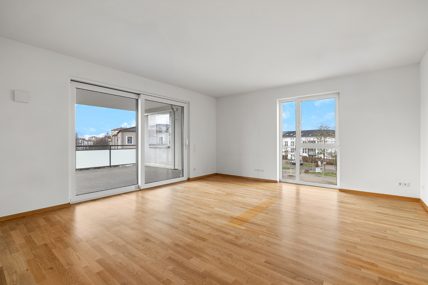 Wohnzimmer mit Blick auf die Terrasse