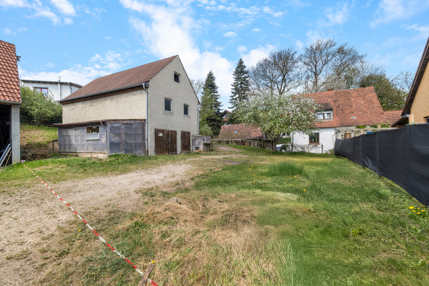 Scheune auf Grundstück