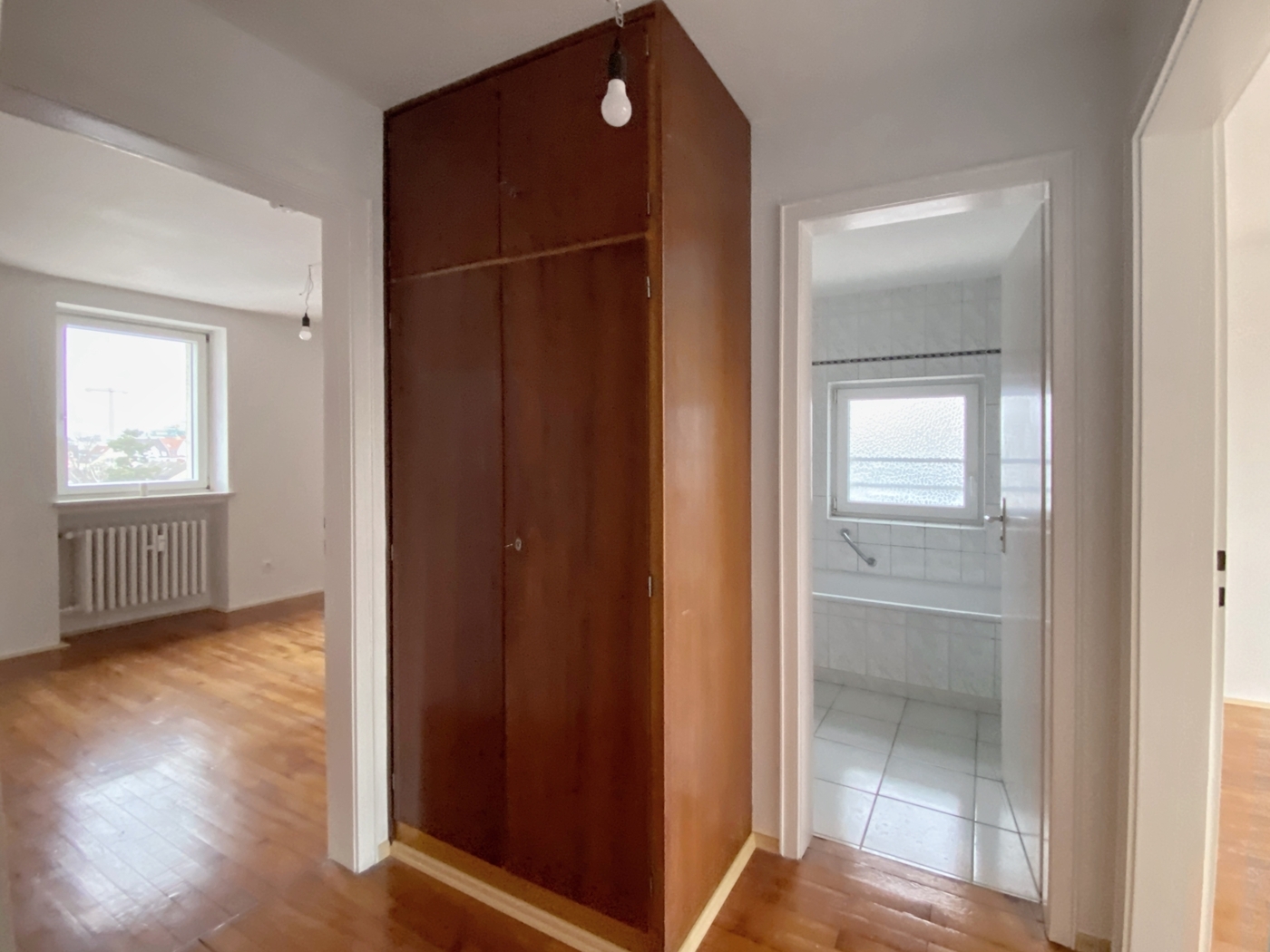 Flur mit Einbauschrank