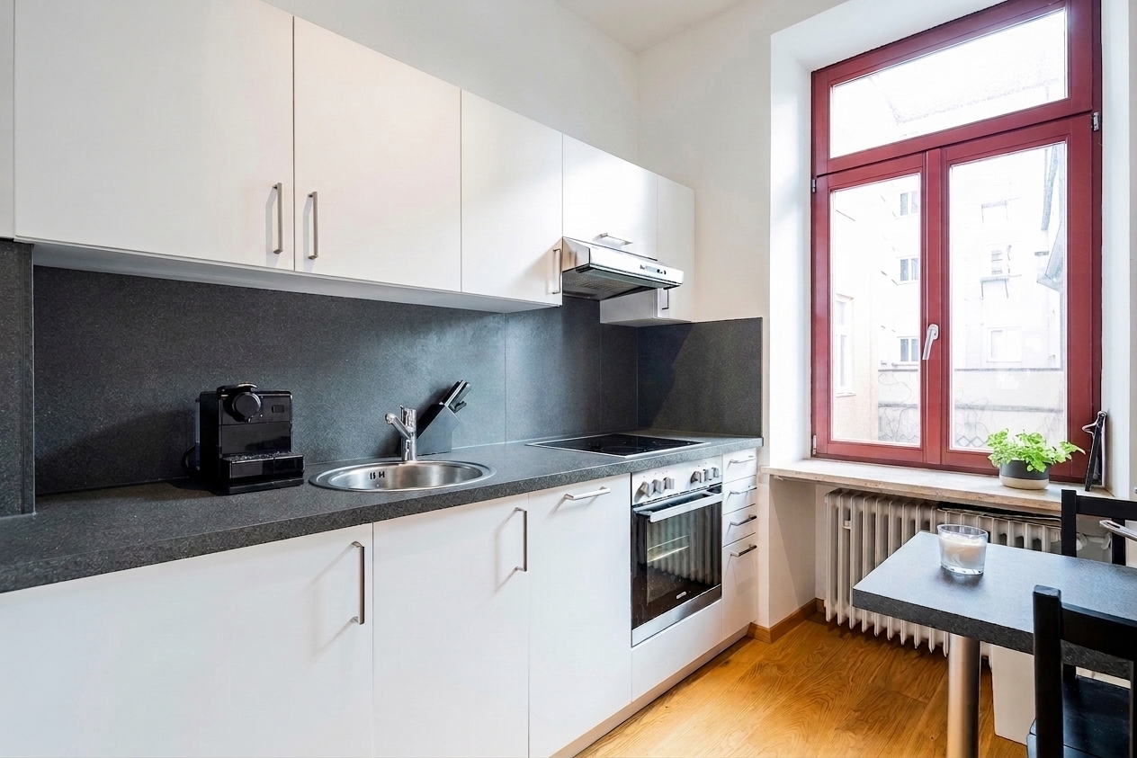 Küche mit Einbauküche